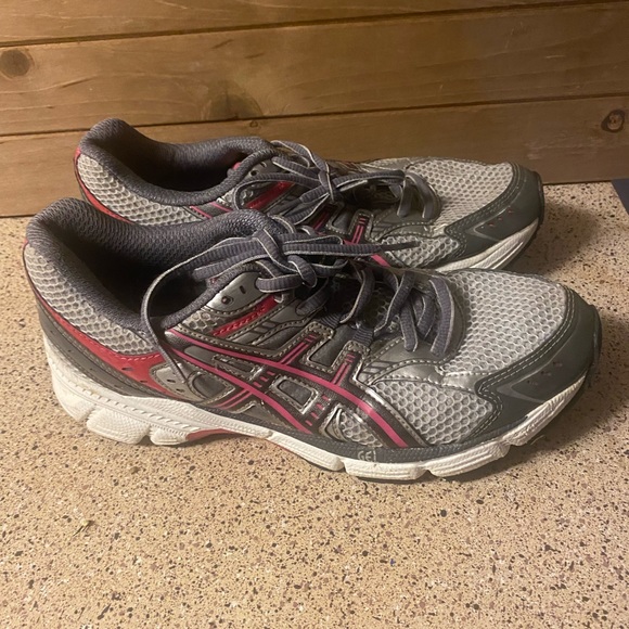 ASICS  women's sneakers size 8 gray and red. - Picture 3 of 6